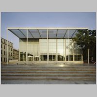 Norman Foster, Carré d'Art (1993), Nimes, France , photo on architecture-history.org,3.png